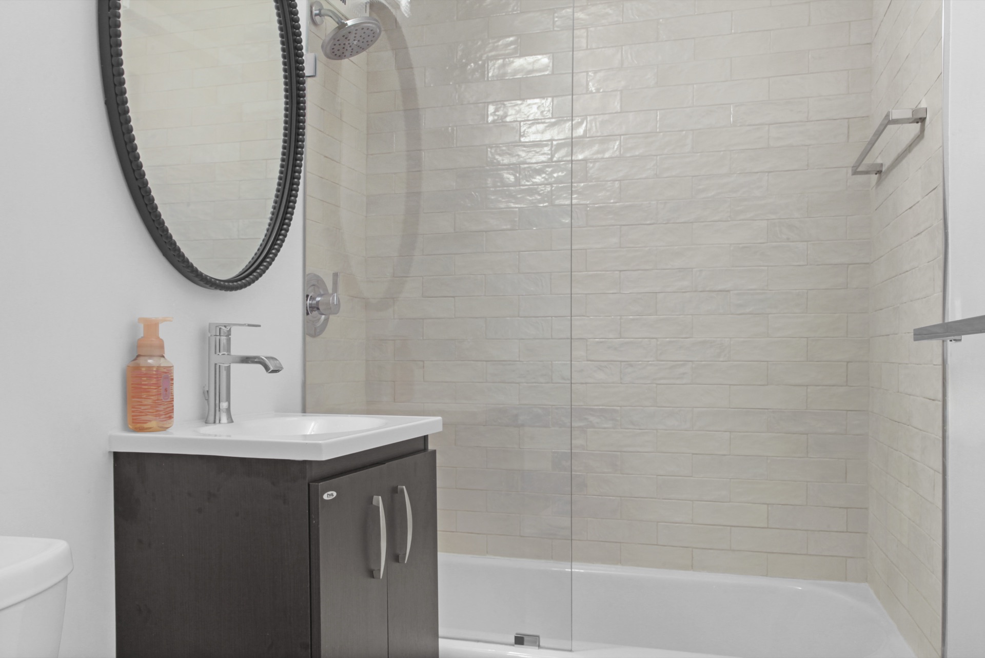 120 East 36th Street - room detail