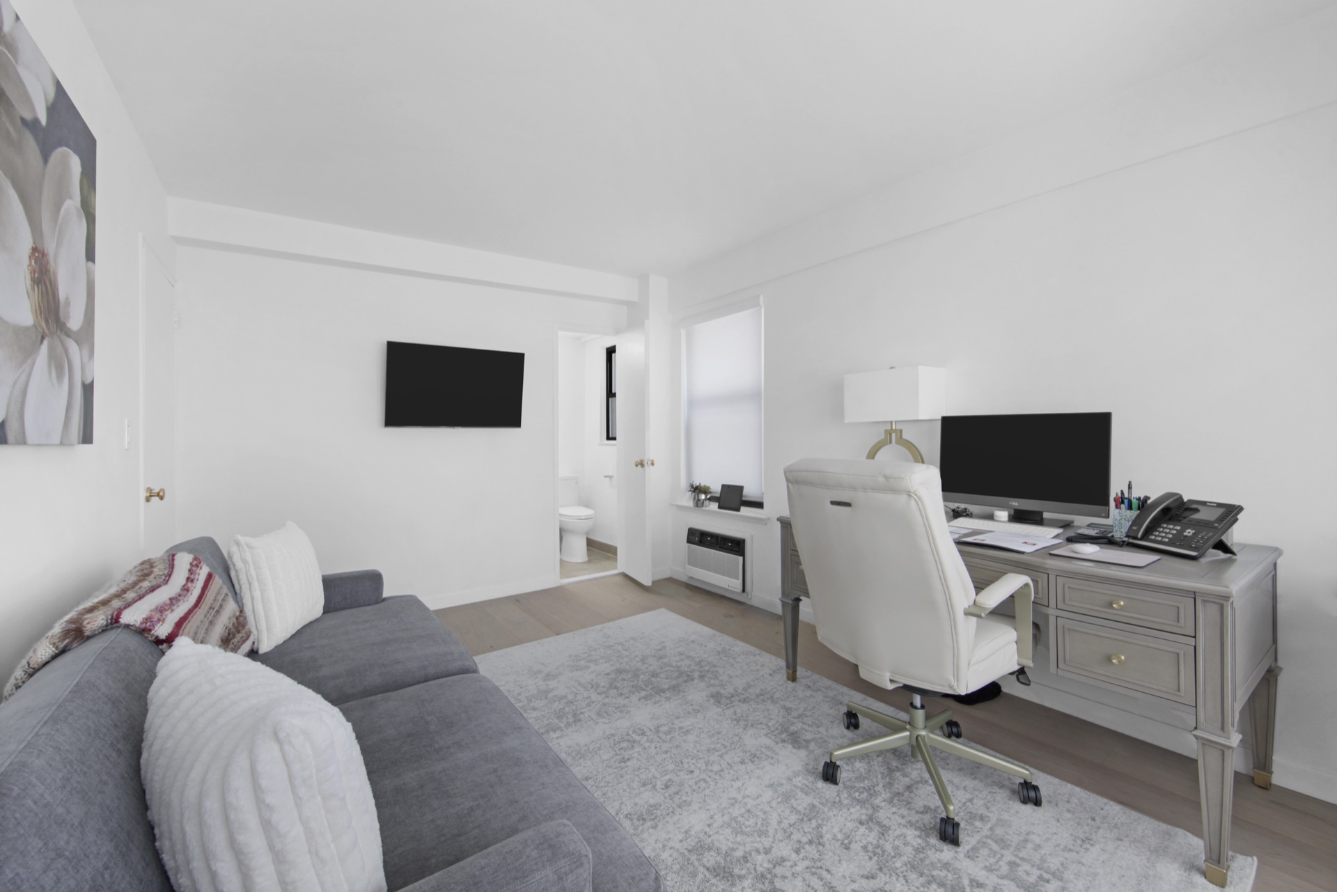 120 East 36th Street - room detail
