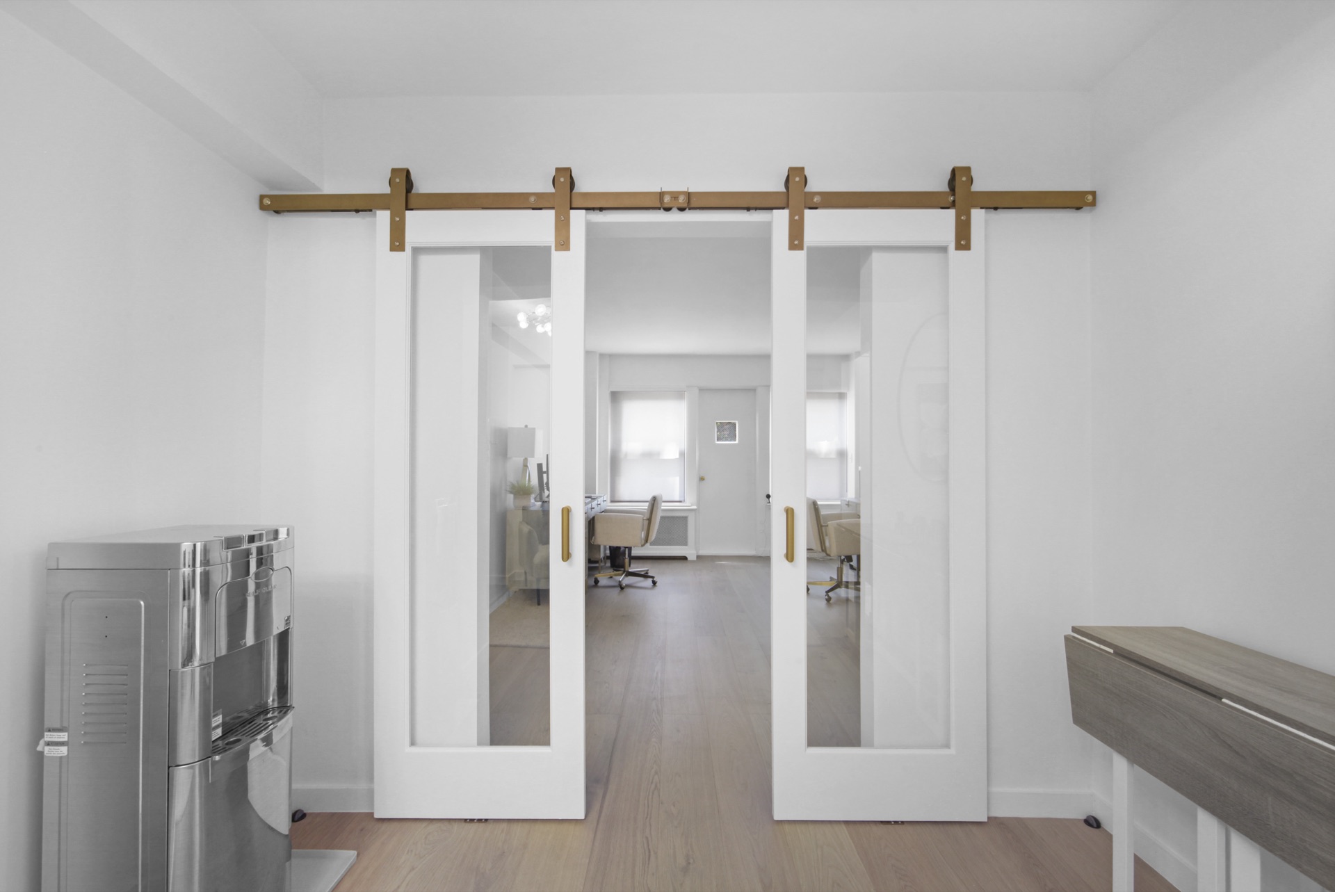 120 East 36th Street - room detail