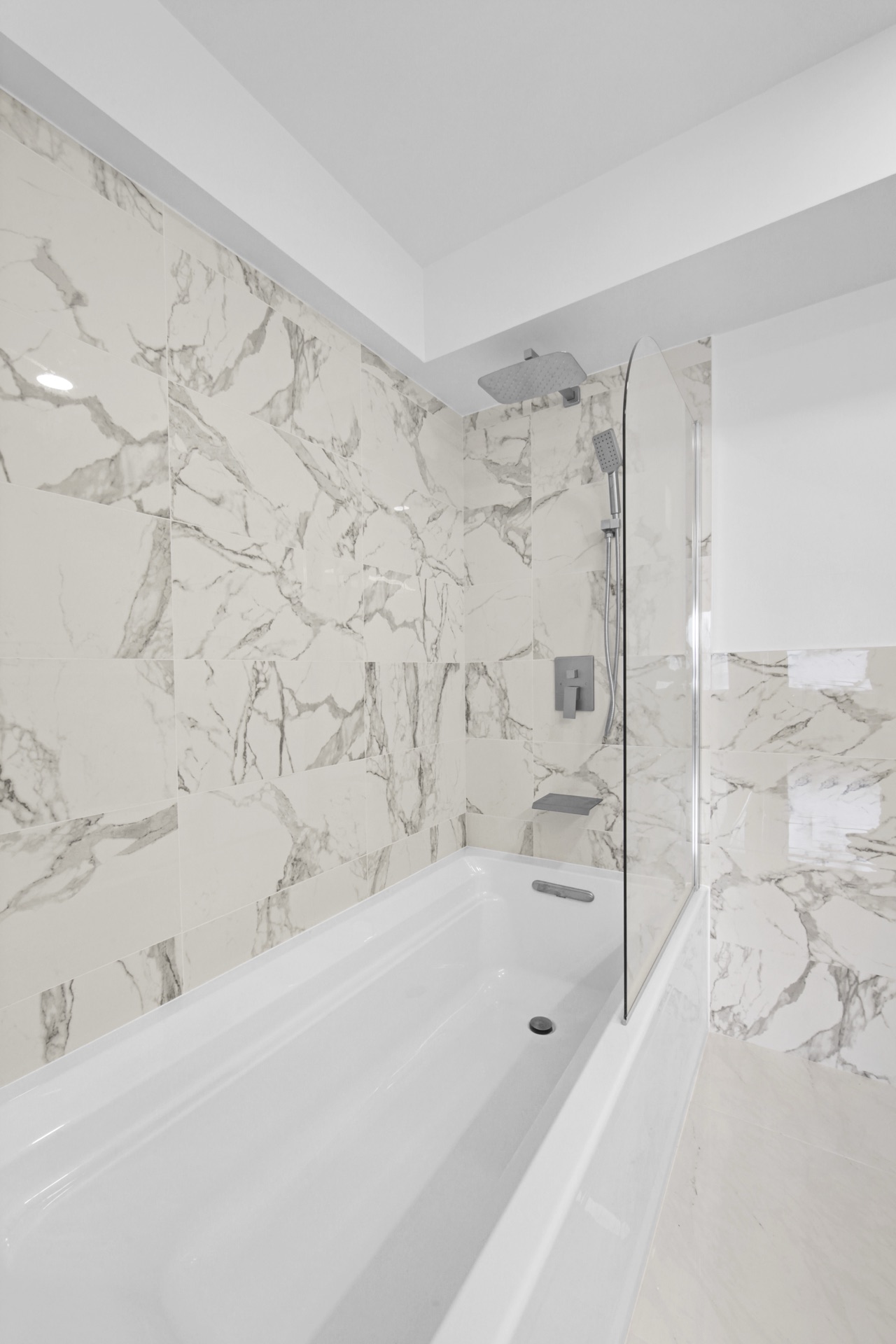 25 Sutton Place South - room detail