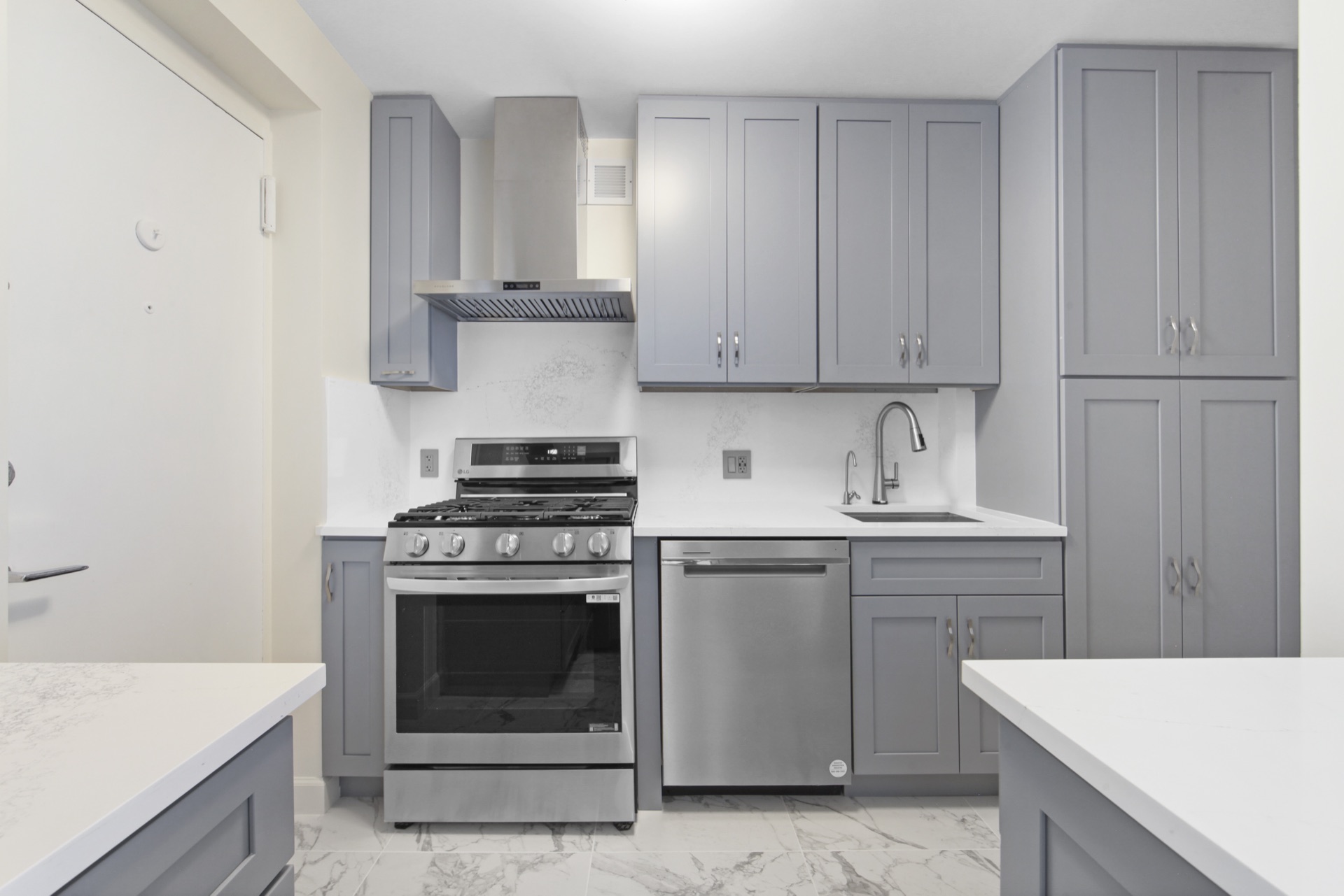 400 East 56 Street - room detail