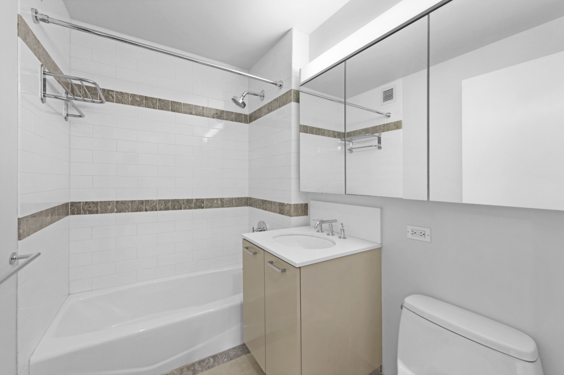 415 Main Street - room detail